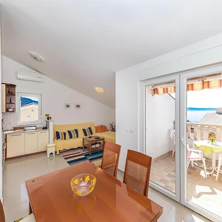 1 Bedroom Awesome In Apartment *
