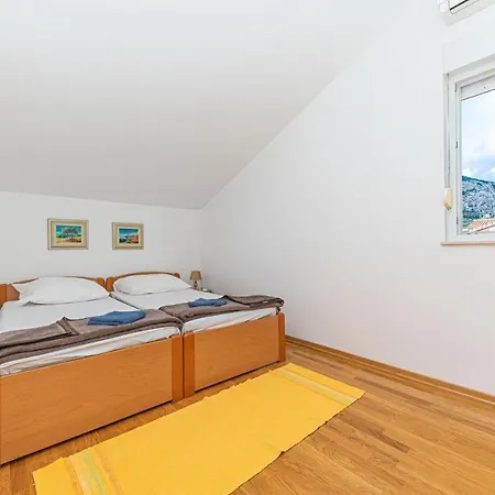 Apartment 1 Bedroom Awesome In